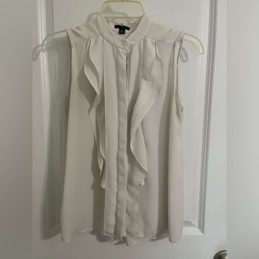 Ann Taylor Ivory ruffle front shell XS